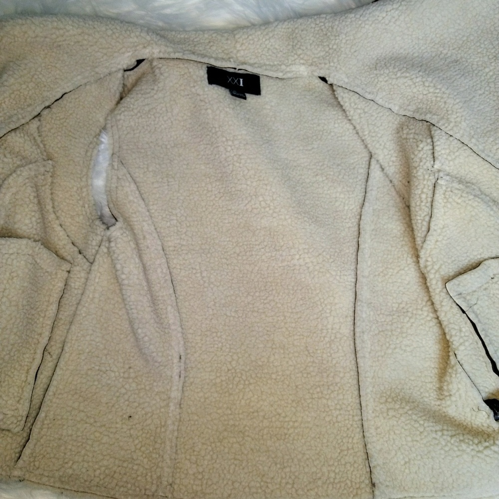 Vest - Picture 2 of 5